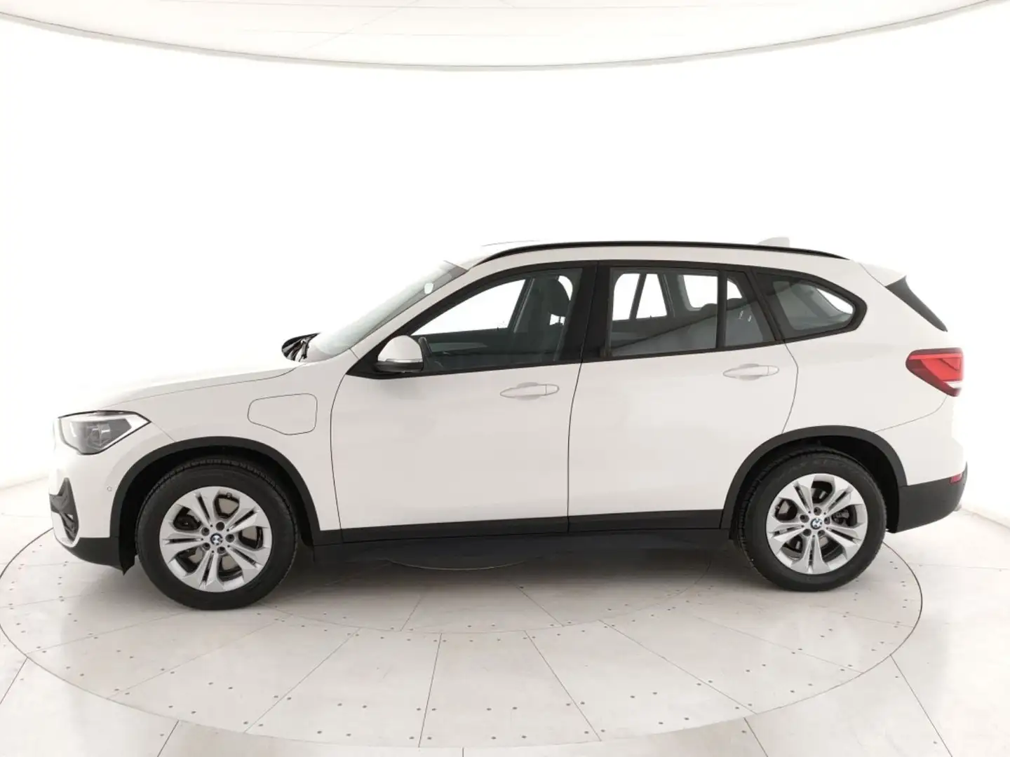 BMW X1 xdrive25e Business Advantage auto Bianco - 2