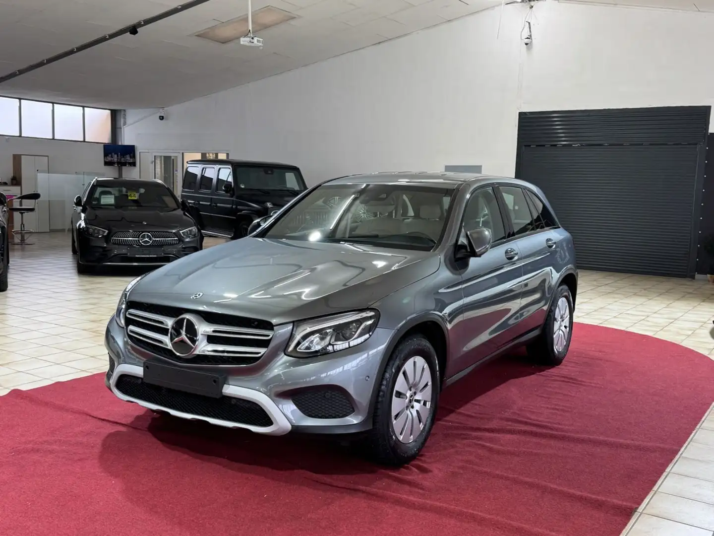Mercedes-Benz GLC 250 4Matic Standheizung/Elekt-Memory Gris - 1