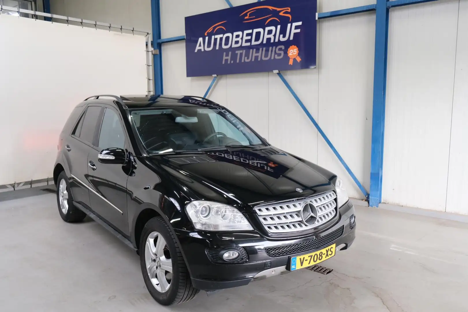 Mercedes-Benz ML 320 CDI 4MATIC - Luchtvering, Navi, Schuifdak, Trekhaa Zwart - 1