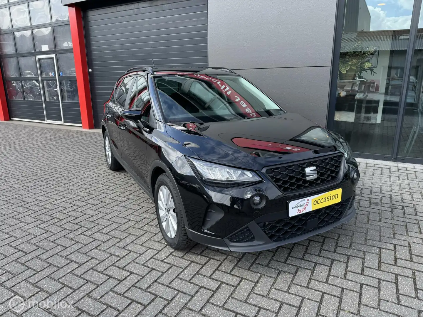 SEAT Arona 1.0 TSI FR Schwarz - 2