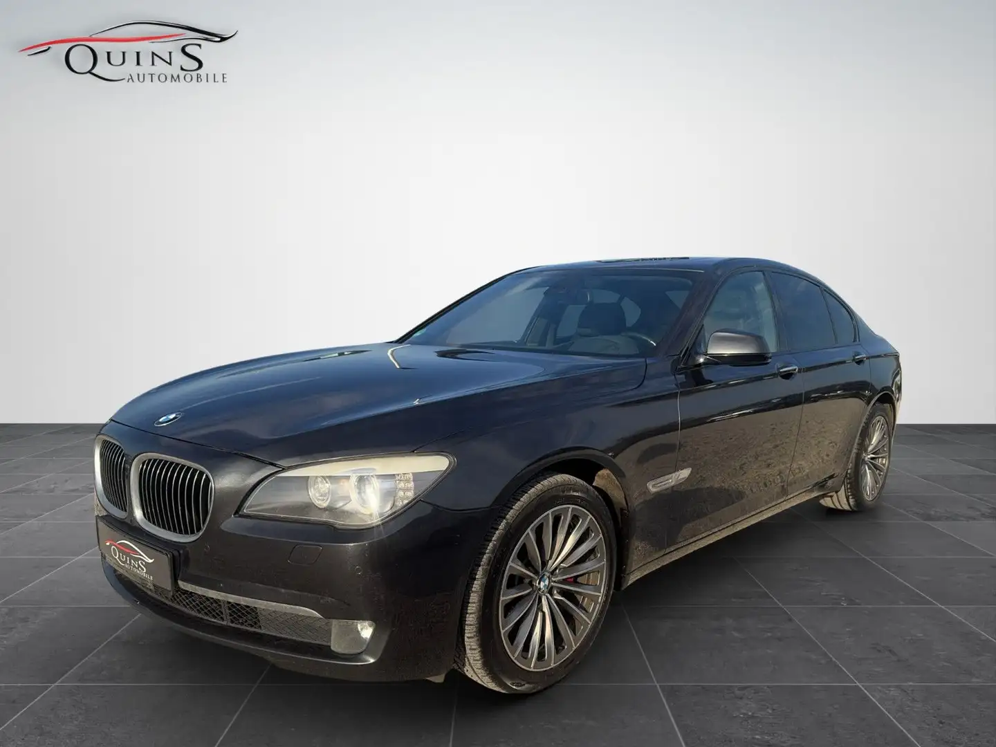 BMW 730 Baureihe 7 730d CAMARA-NAVI-LEDER-STANDHEIZU Šedá - 1