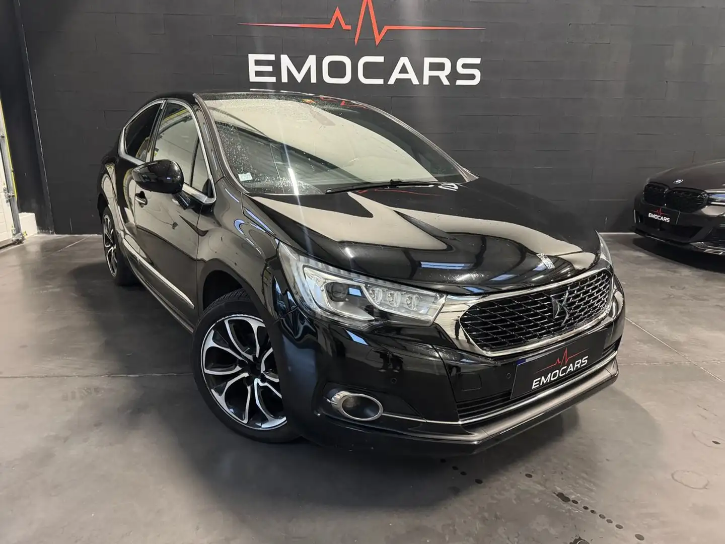 DS Automobiles DS 4 BlueHDi 1.6 120ch So Chic S&S Noir - 1