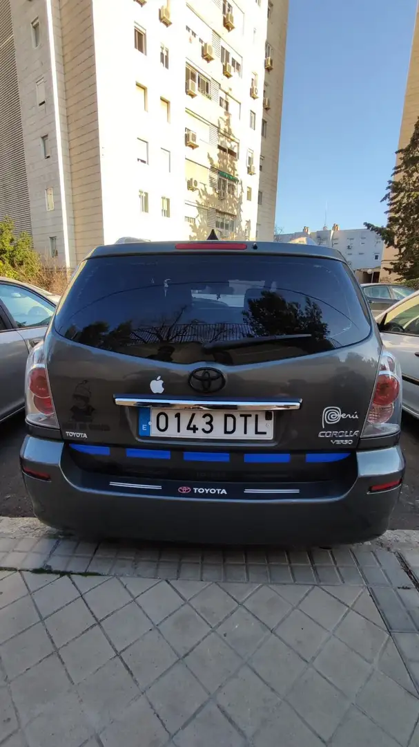 Toyota Corolla Verso 1.8i Luna - 1
