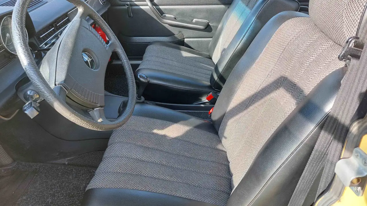 Mercedes-Benz 230 W115, foto 8