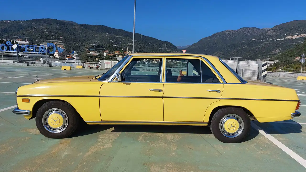 Mercedes-Benz 230 W115, foto 3