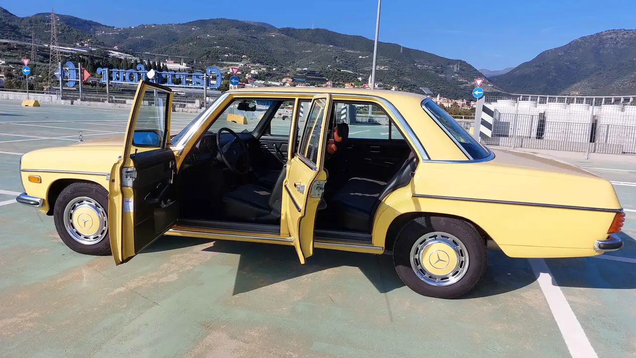 Mercedes-Benz 230 W115, foto 5