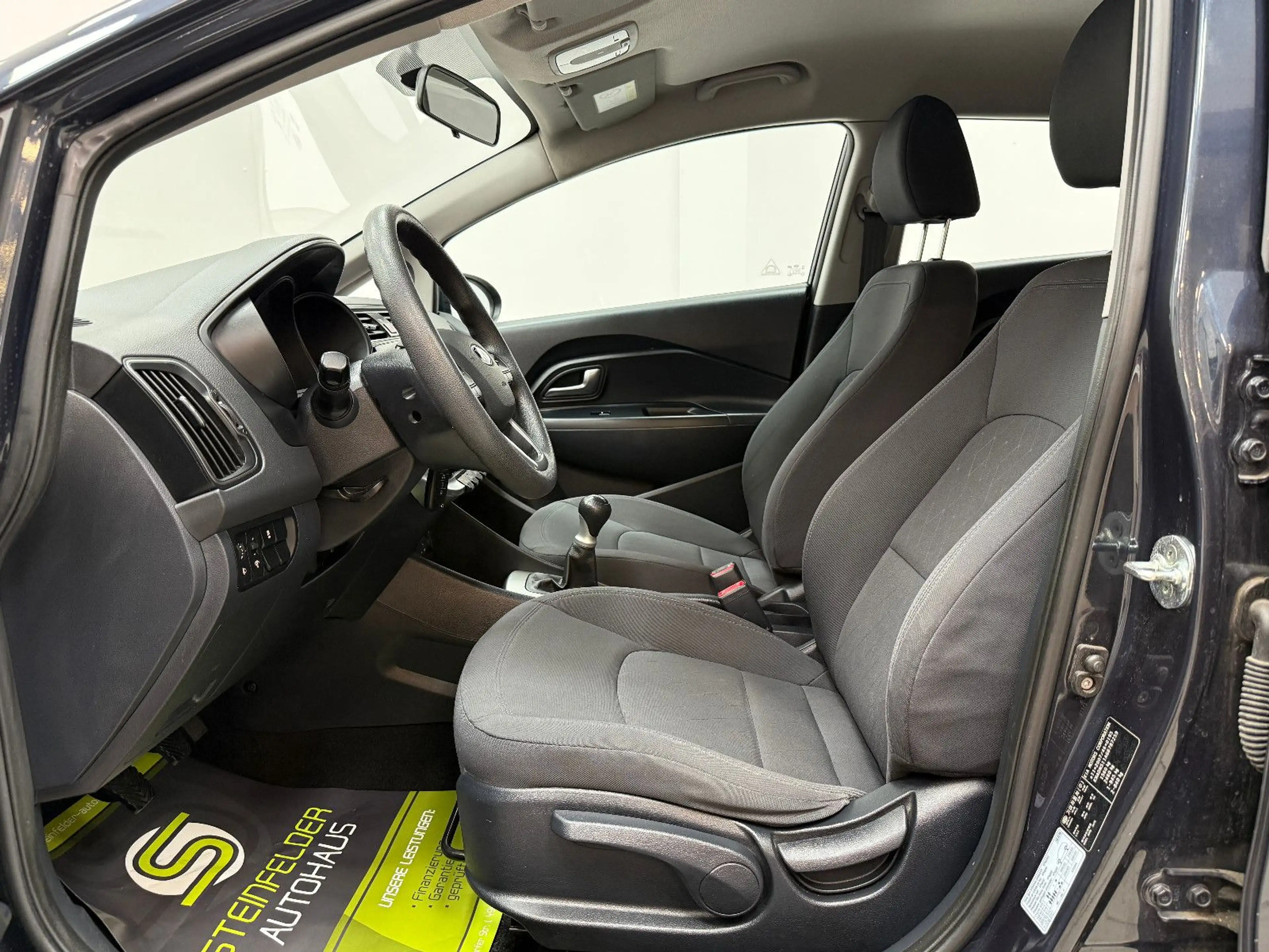 Kia Rio Edition 7 SCHECKHEFT / 5 TÜRER — photo 11