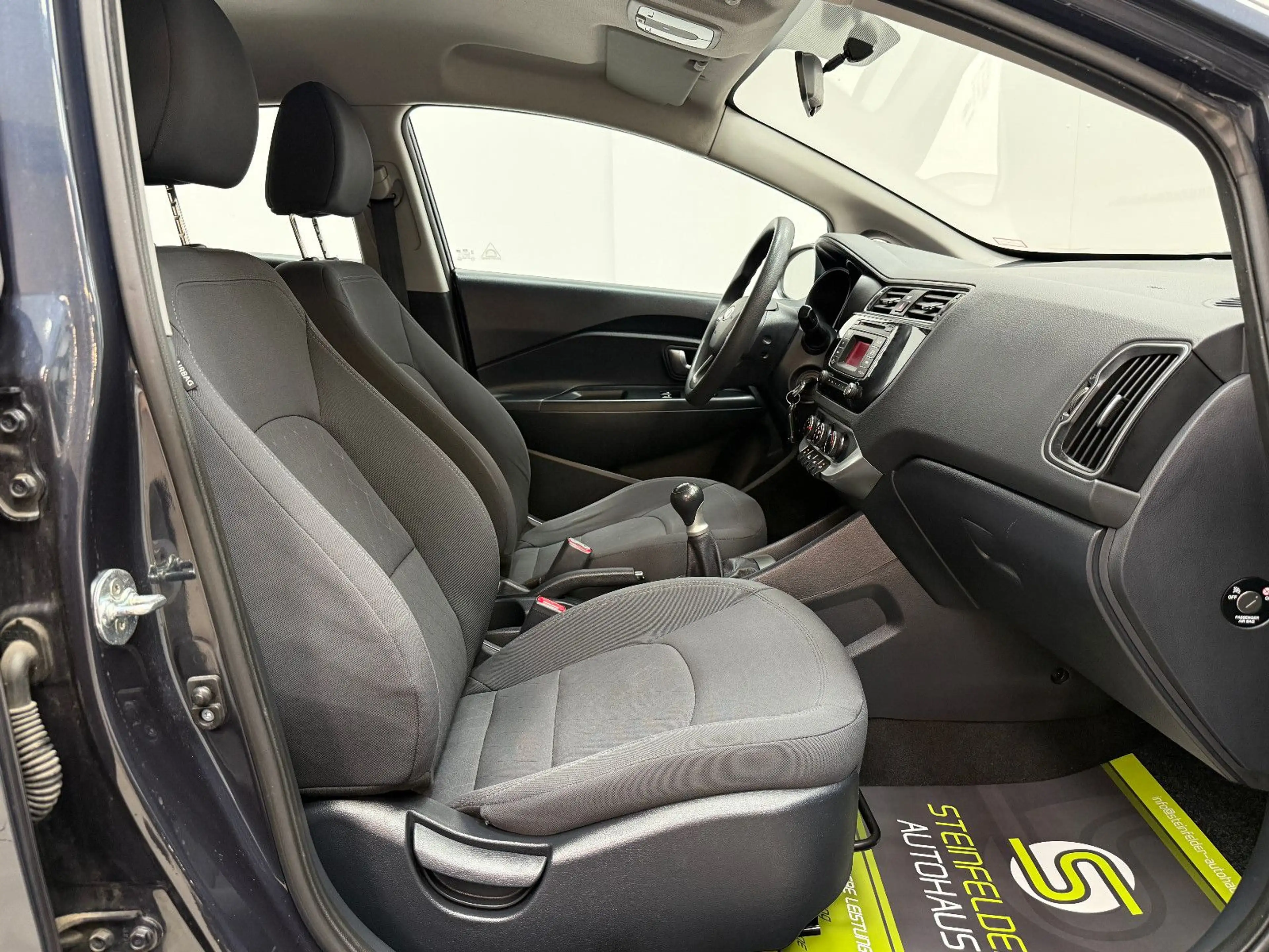 Kia Rio Edition 7 SCHECKHEFT / 5 TÜRER — photo 12