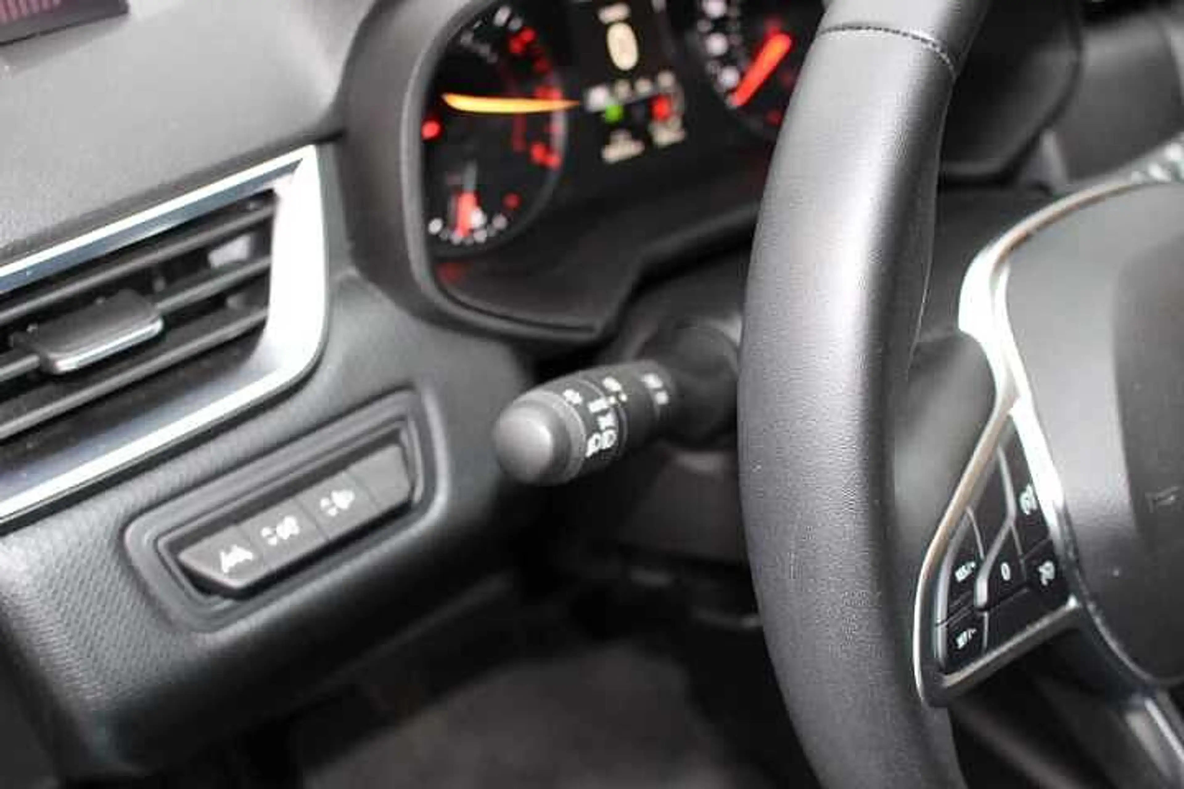 Renault Clio TCe 90 ZEN — photo 17