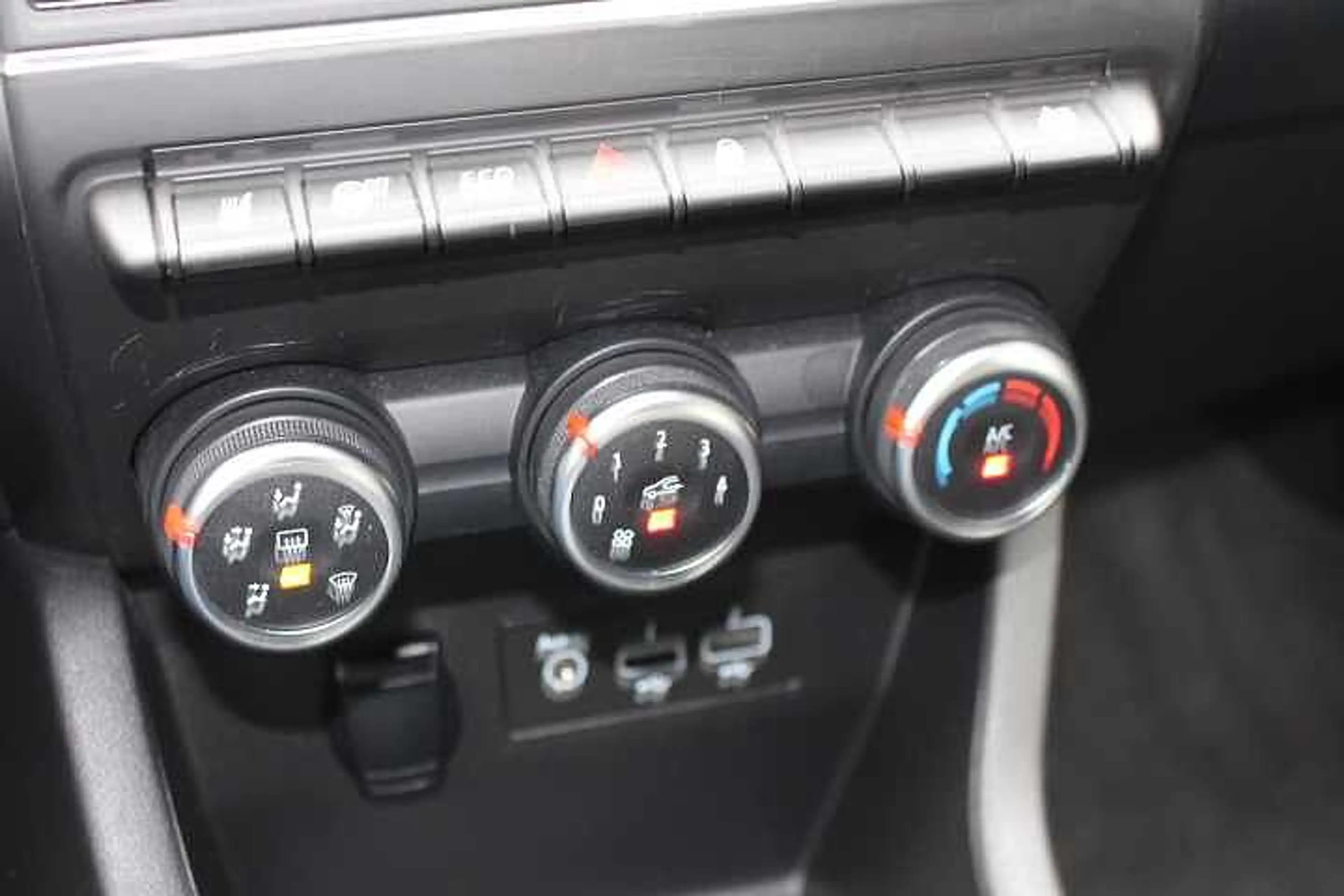 Renault Clio TCe 90 ZEN — photo 7