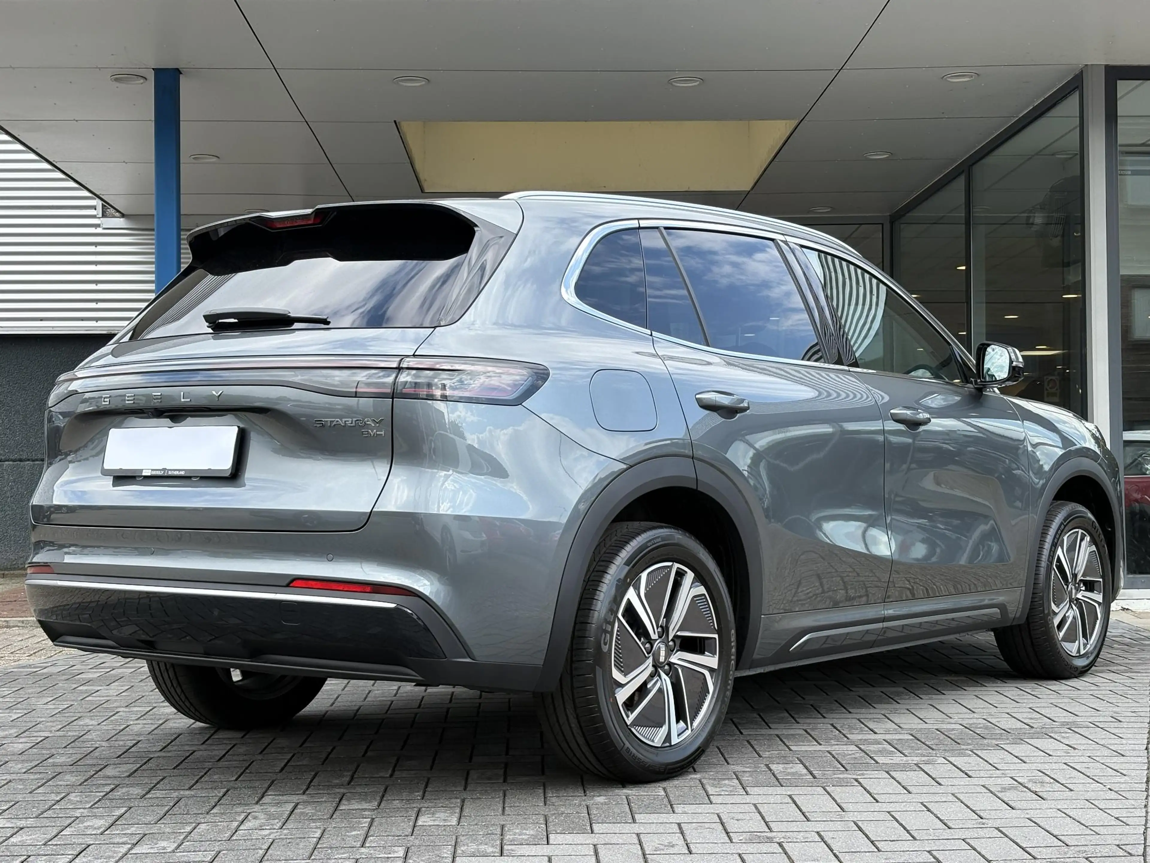 Geely Starray EM-i 1.5 Pro — photo 9
