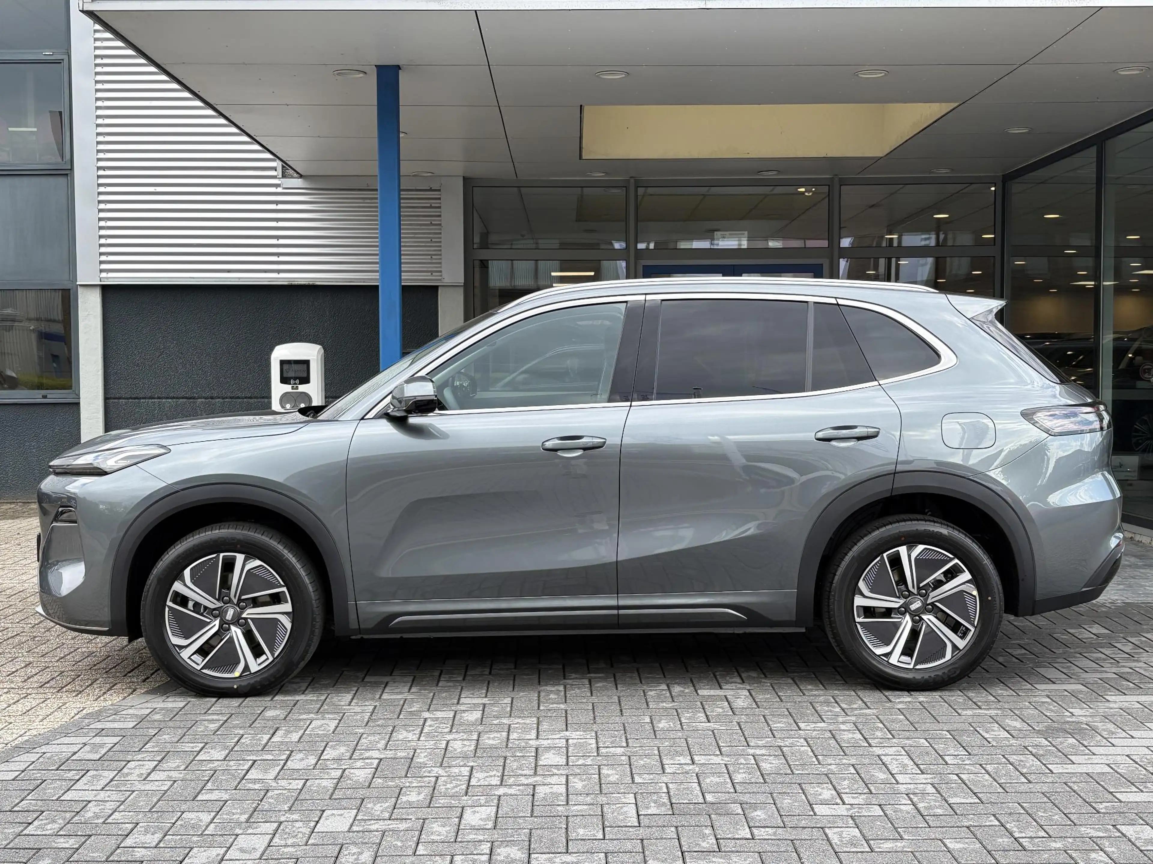 Geely Starray EM-i 1.5 Pro — photo 11
