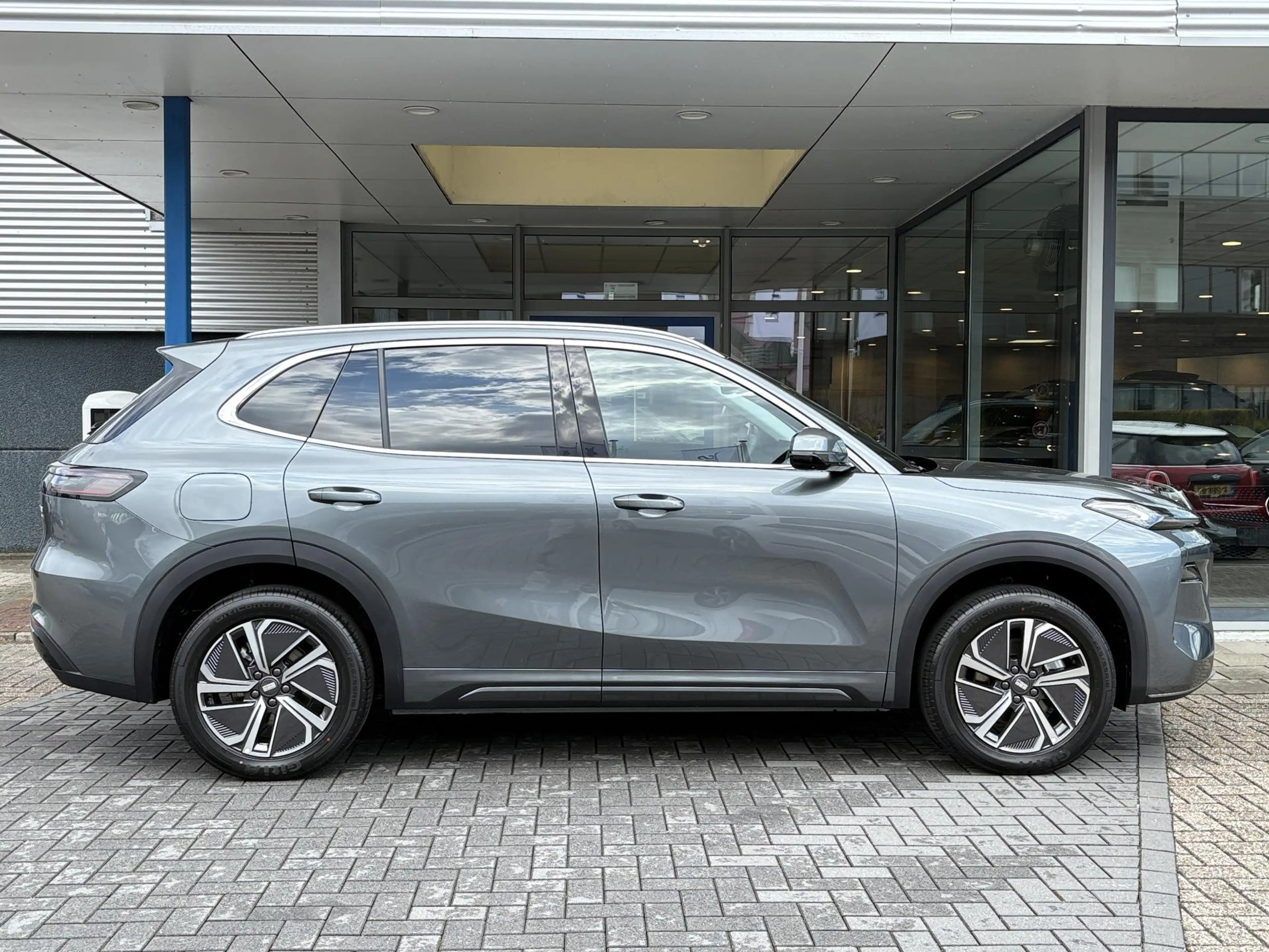 Geely Starray EM-i 1.5 Pro — photo 4