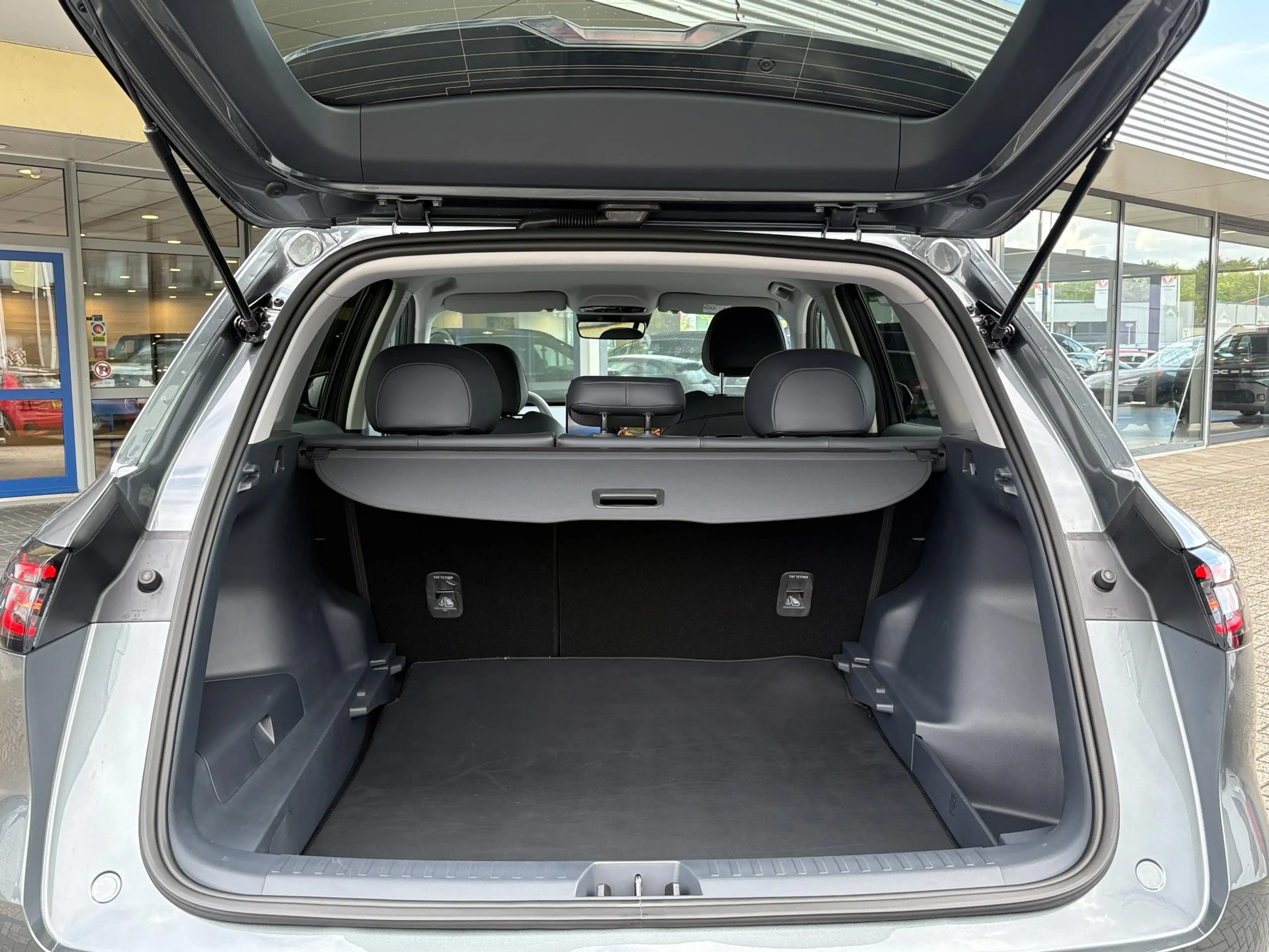 Geely Starray EM-i 1.5 Pro — photo 10