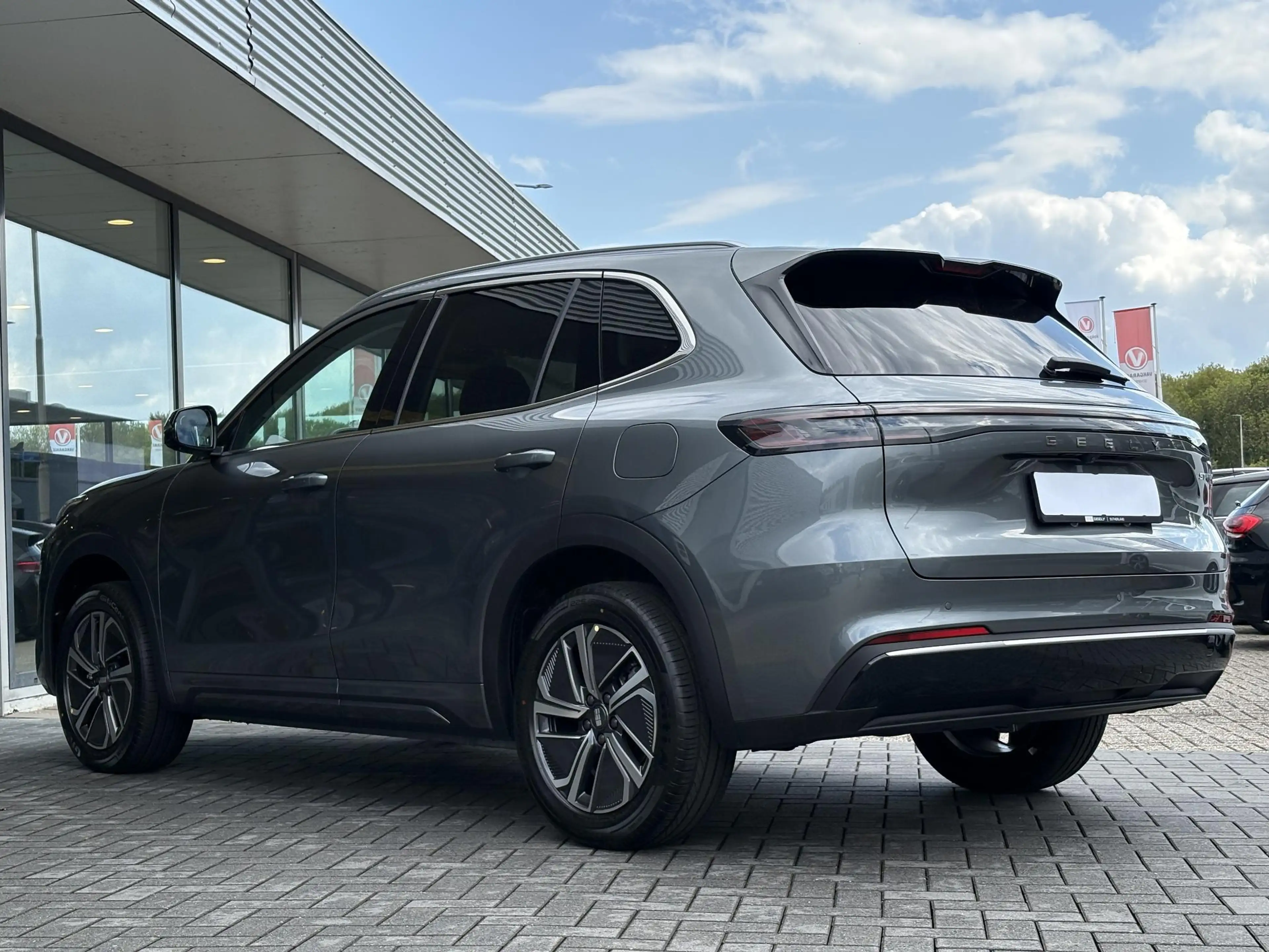 Geely Starray EM-i 1.5 Pro — photo 7