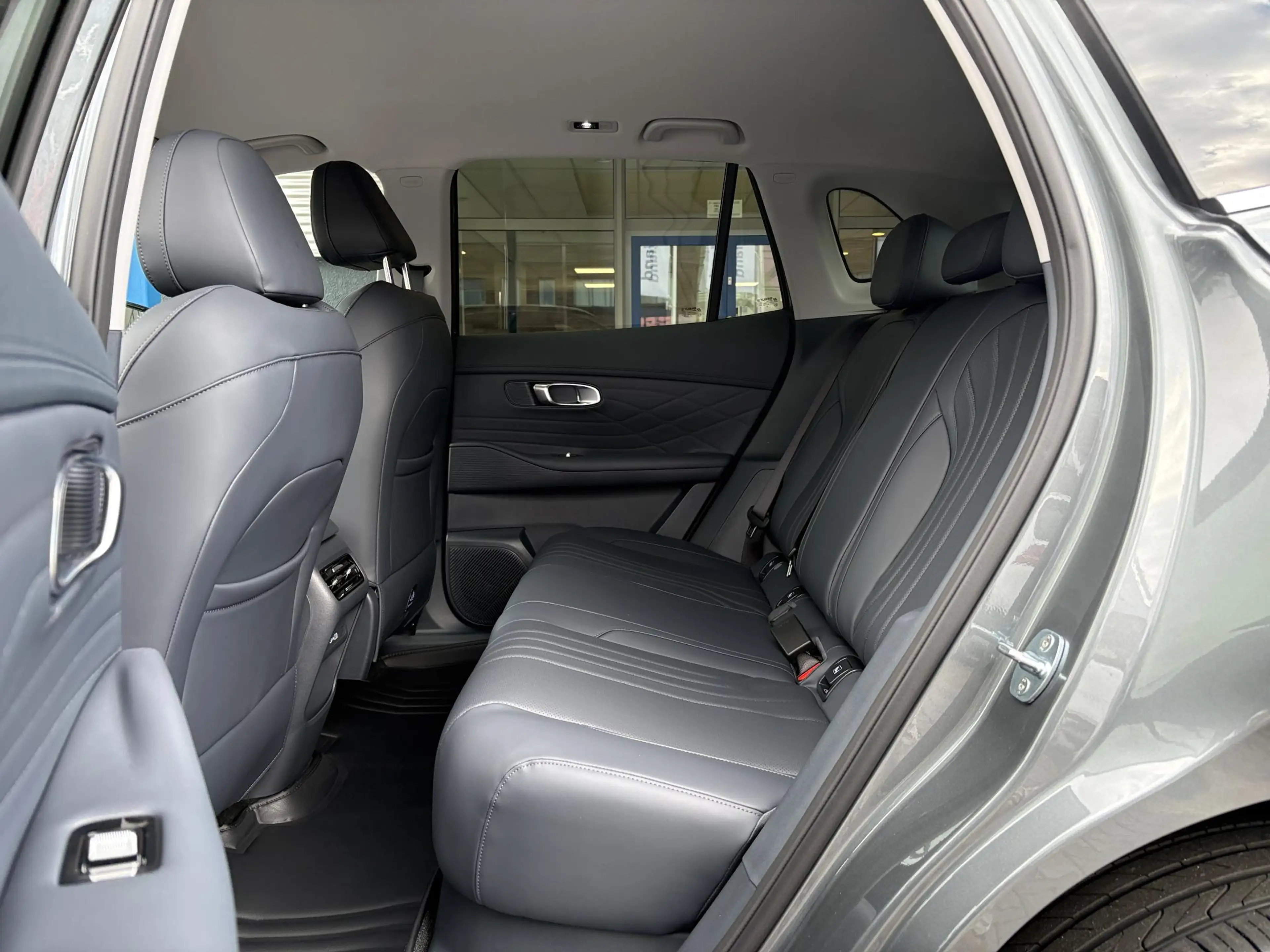 Geely Starray EM-i 1.5 Pro — photo 14