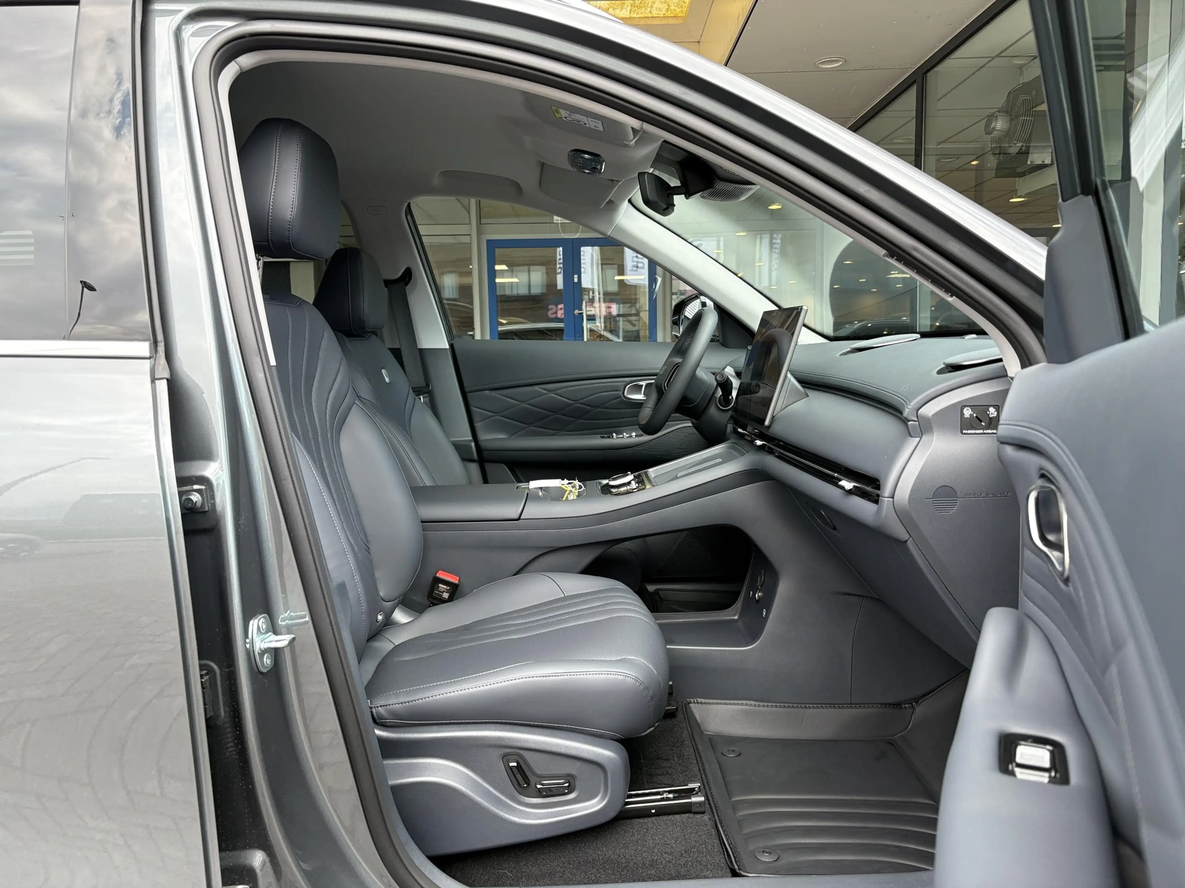 Geely Starray EM-i 1.5 Pro — photo 5
