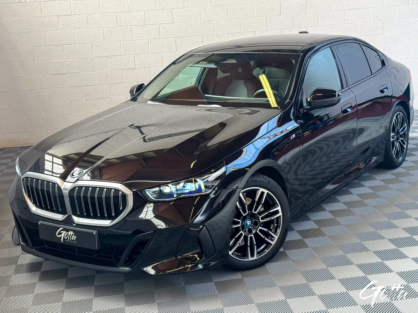 BMW 530 eA PHEV 300CH/PACK M/ATTACHE REMOR/CUIR/100KM AUTO Noir - 1