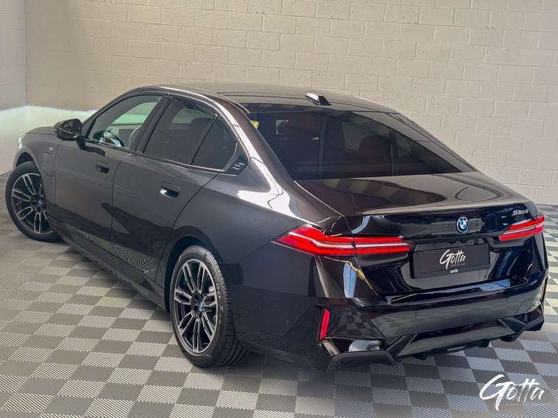 Photo du véhicule BMW 530