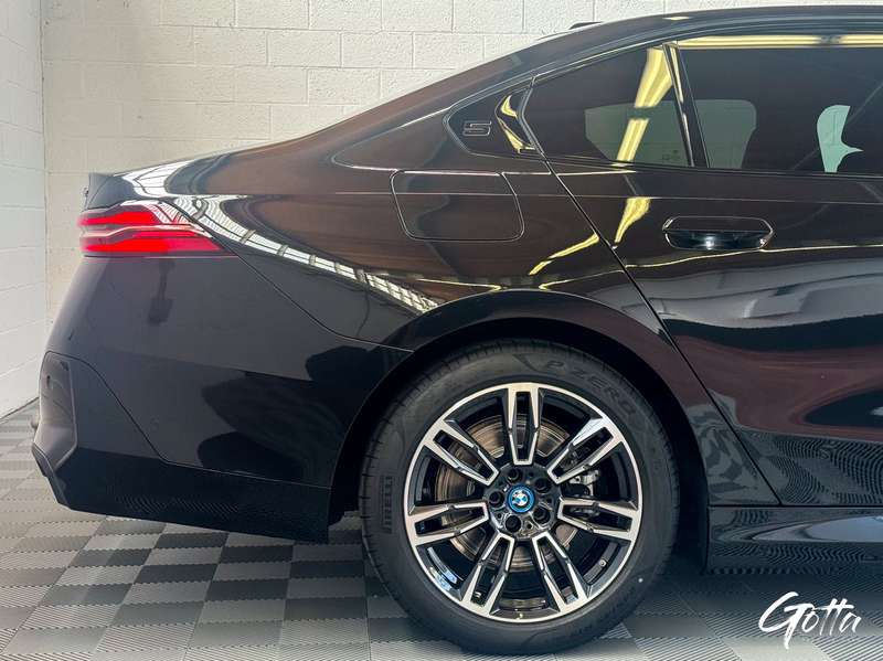 Photo du véhicule BMW 530