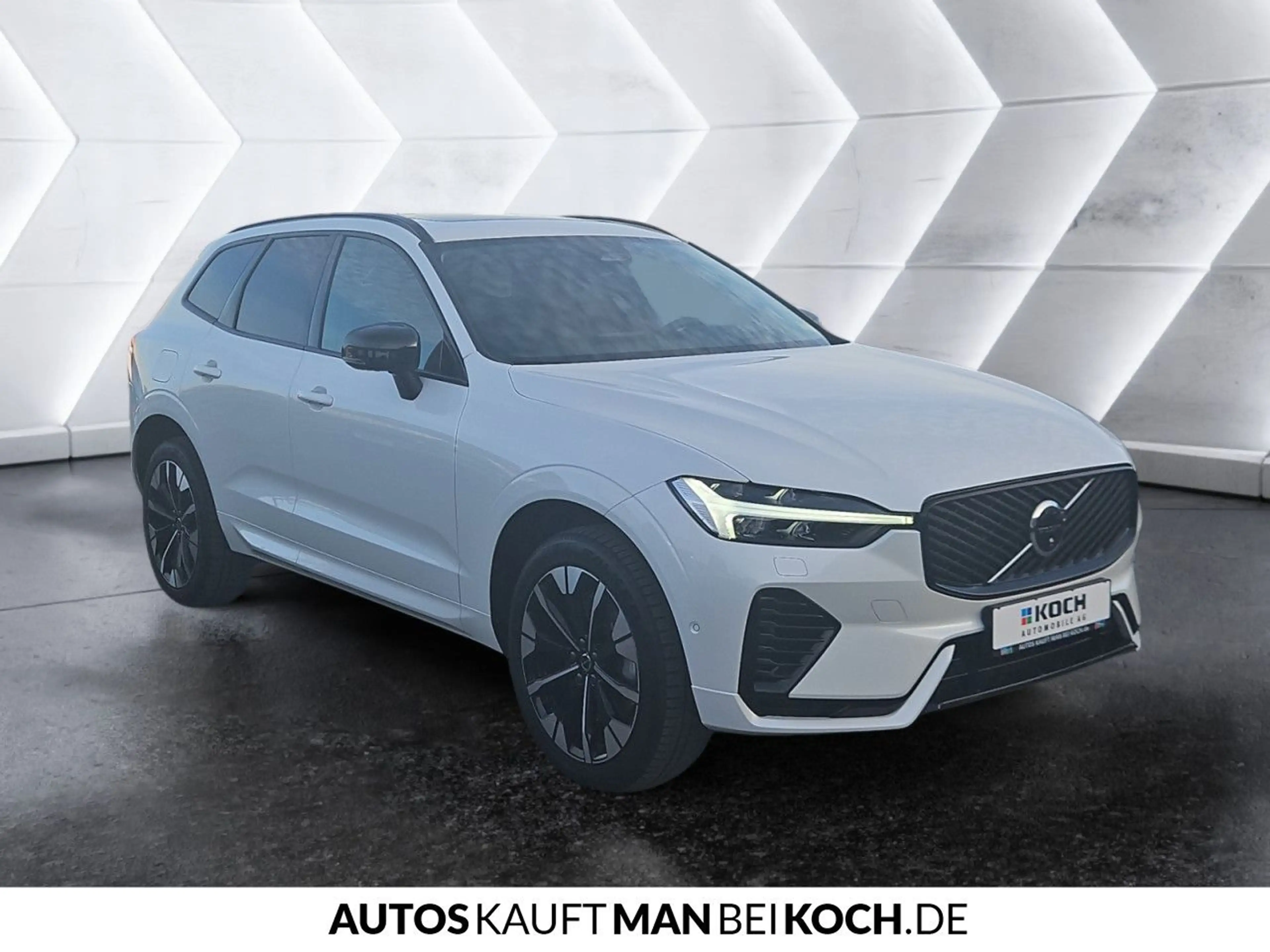 Volvo XC60 T6 AWD B Plus Dark ACC BLIS HUD PANO AHK LED — photo 5