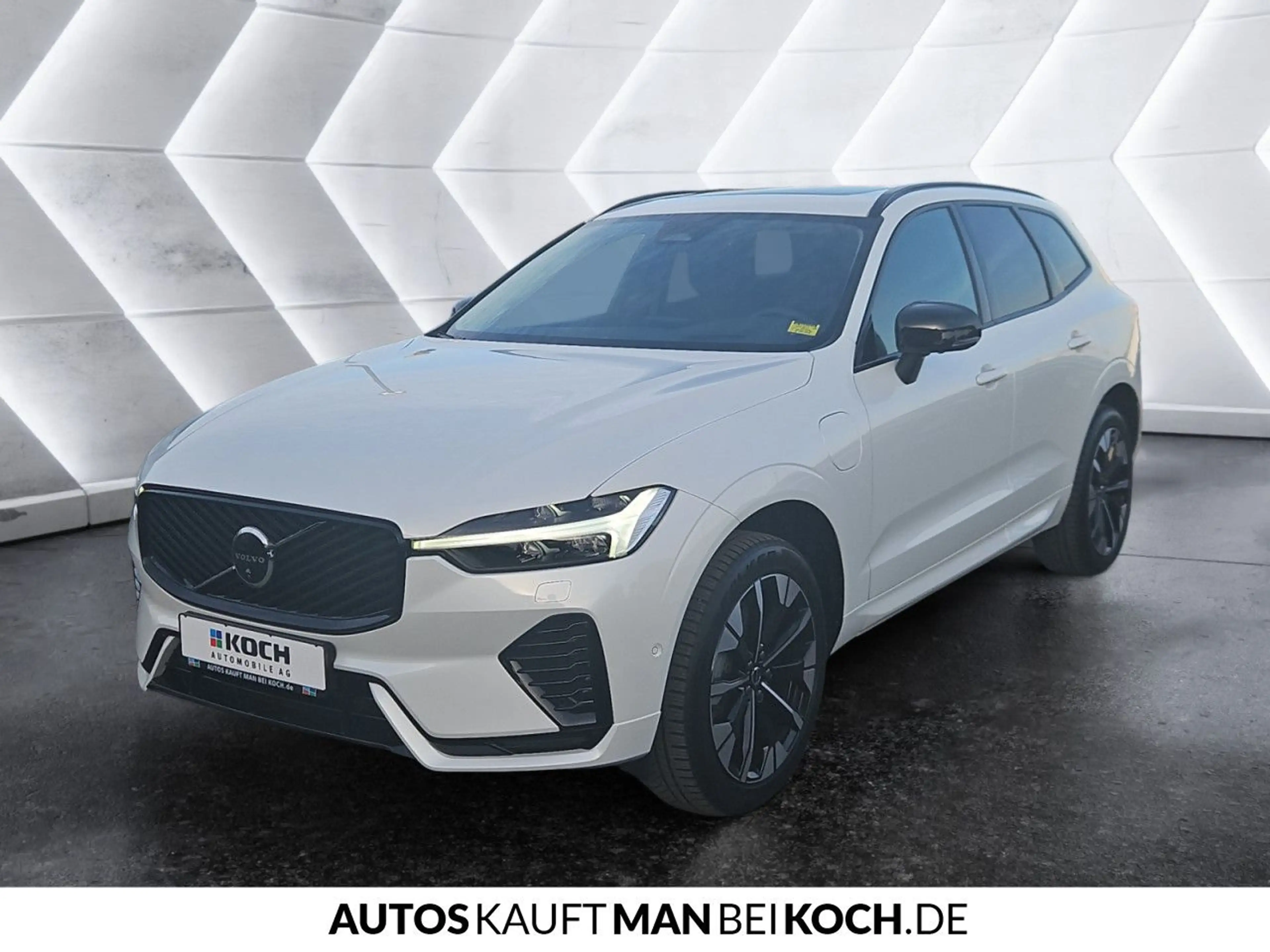 Volvo XC60 T6 AWD B Plus Dark ACC BLIS HUD PANO AHK LED — photo 2