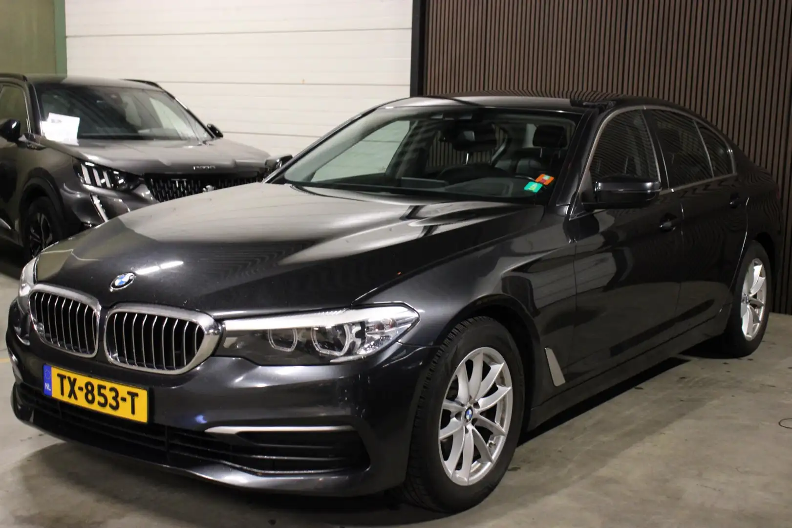 BMW 520 5-serie 520d High Executive HUD Virtual Navi BT Cr Grijs - 2