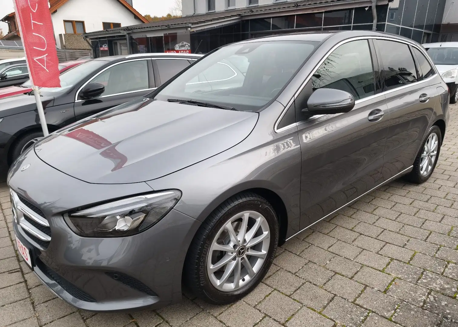 Mercedes-Benz B 180 MBUX /WenigKM/Gatantie/Automatik Grau - 2
