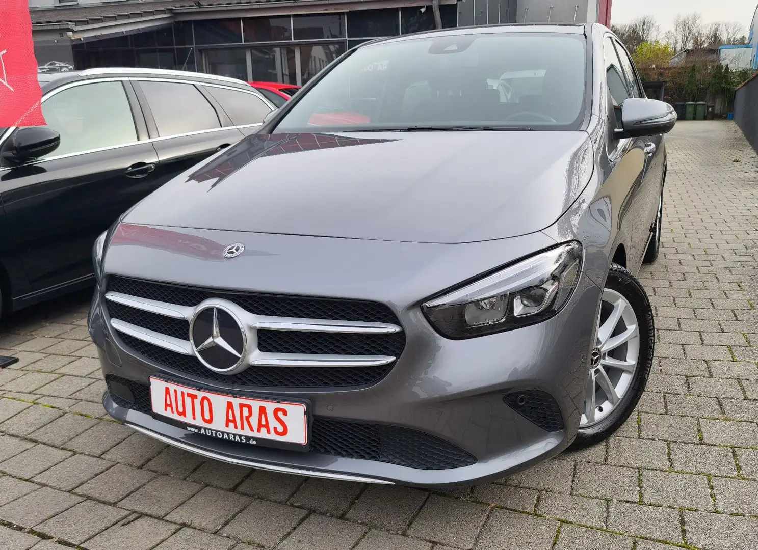 Mercedes-Benz B 180 MBUX /WenigKM/Gatantie/Automatik Grau - 1