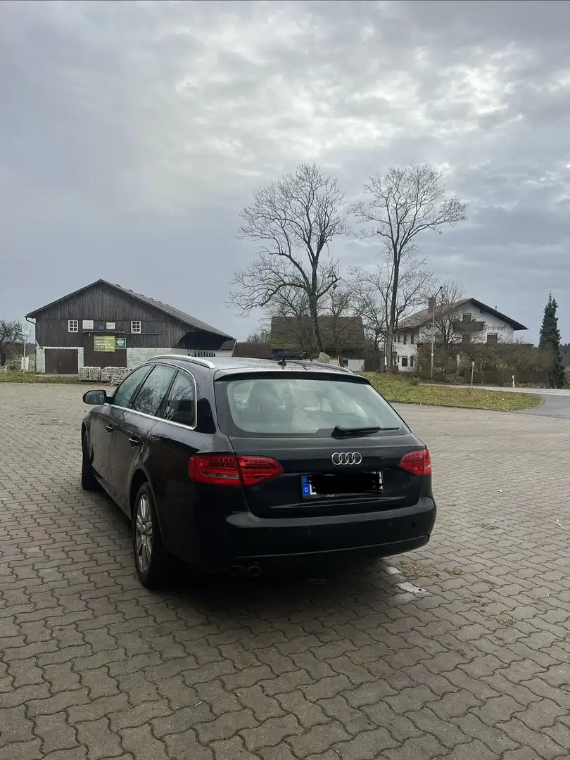 Audi A4 Attraction Schwarz - 2