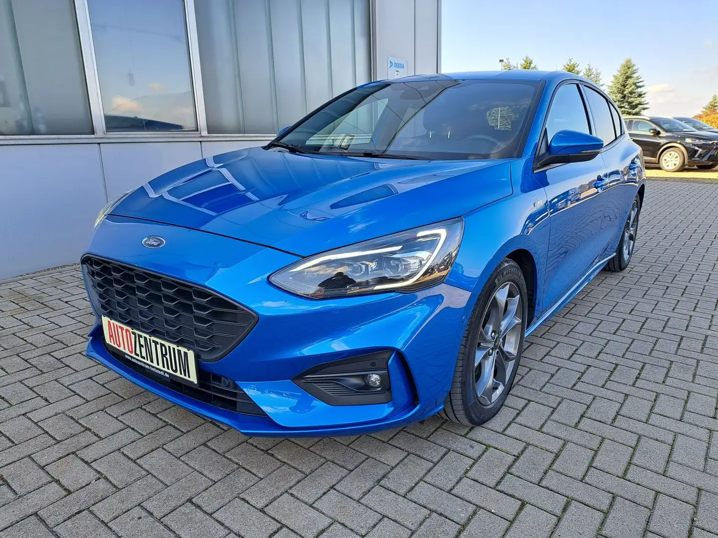 Ford Focus ST-Line LED NAVI KAMERA PARK-ASSISTENT Blau - 1