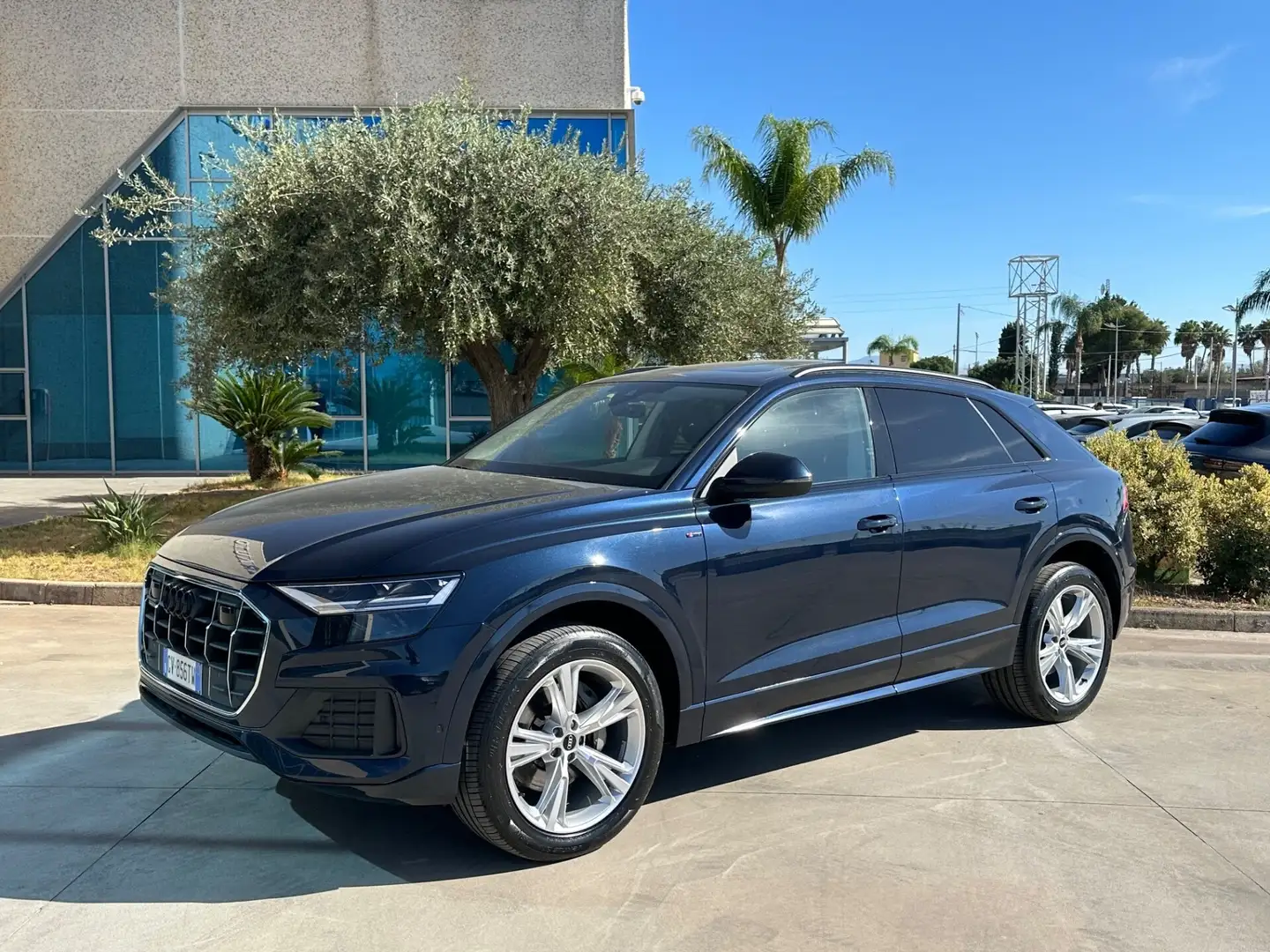 Audi Q8 45 tdi Sline offerta T-Stock prezzo imperdibile Bleu - 1