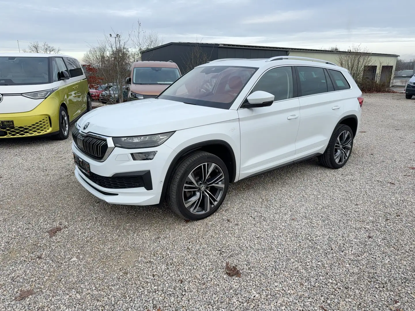 Skoda Kodiaq L&K TDi DSG 4x4 Matrix/Pano/CarPlay/ACC Weiß - 2