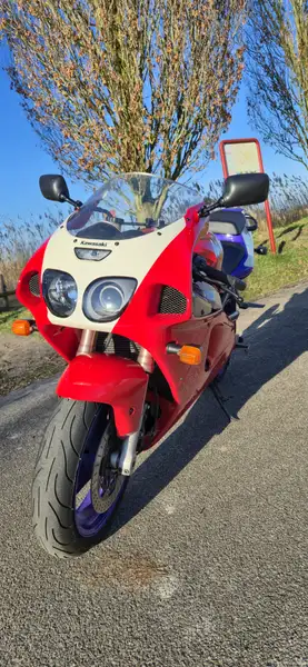 Kawasaki Ninja ZX-7R - foto 8