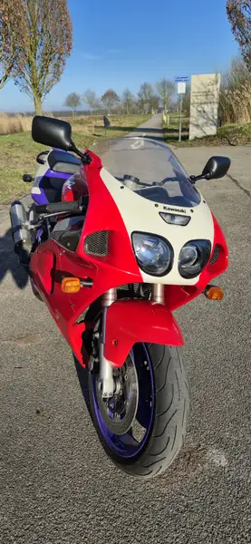 Kawasaki Ninja ZX-7R - foto 7