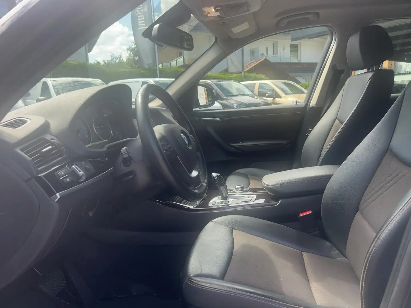 BMW X3 xDrive 20d *Allrad*ElHeck*SHZ* Noir - 2