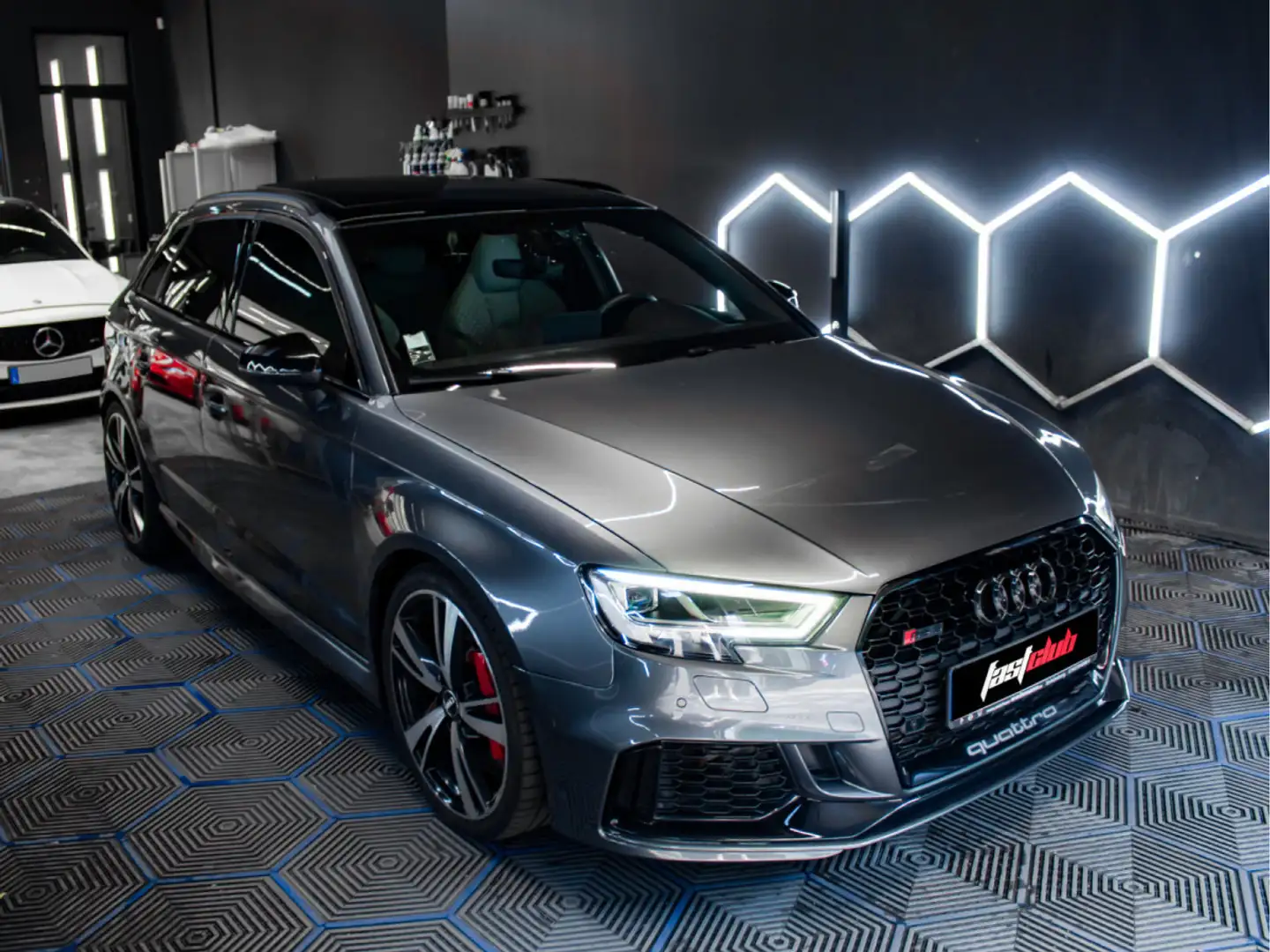Audi RS3 Sportback 8V2 -PANO / ACC / VIRTUAL COCKPIT / SIEG Grau - 2