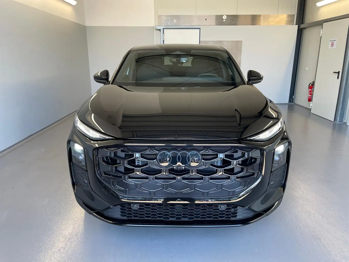 Audi Q3 Sportback NEU TFSI quattro S line TechPro+Matri... Schwarz - 2
