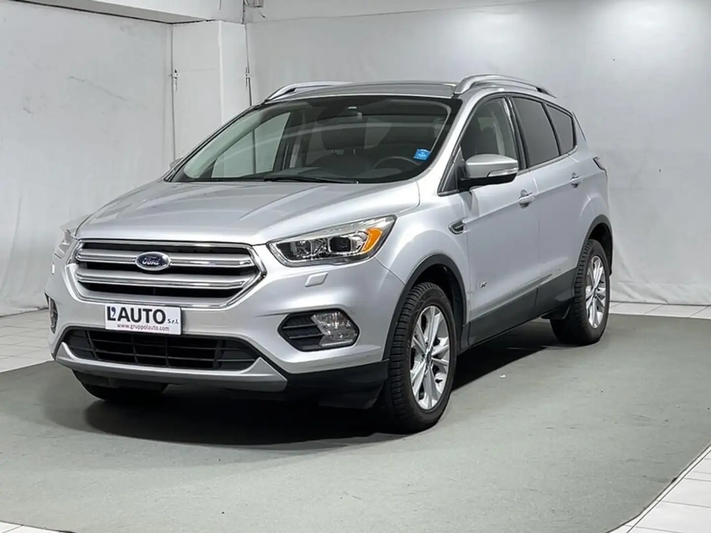 Ford Kuga 2.0 tdci Titanium s&s awd 150cv Silber - 1
