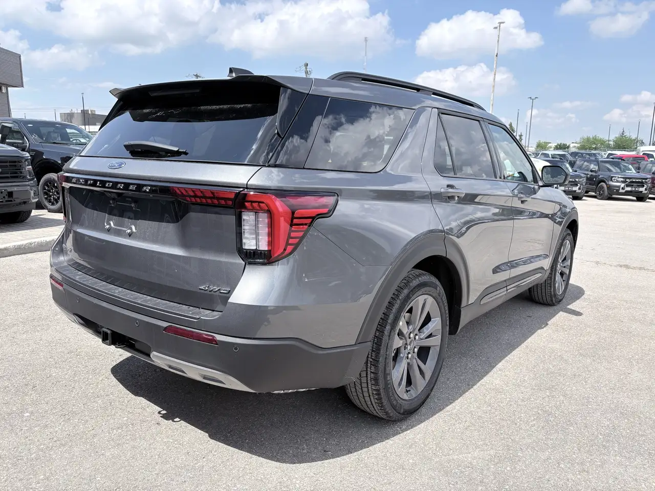 Ford Explorer снимка Ford Explorer