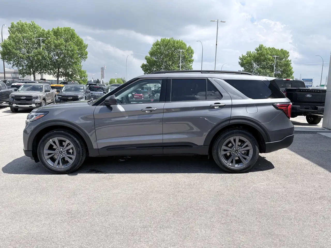 Ford Explorer снимка Ford Explorer