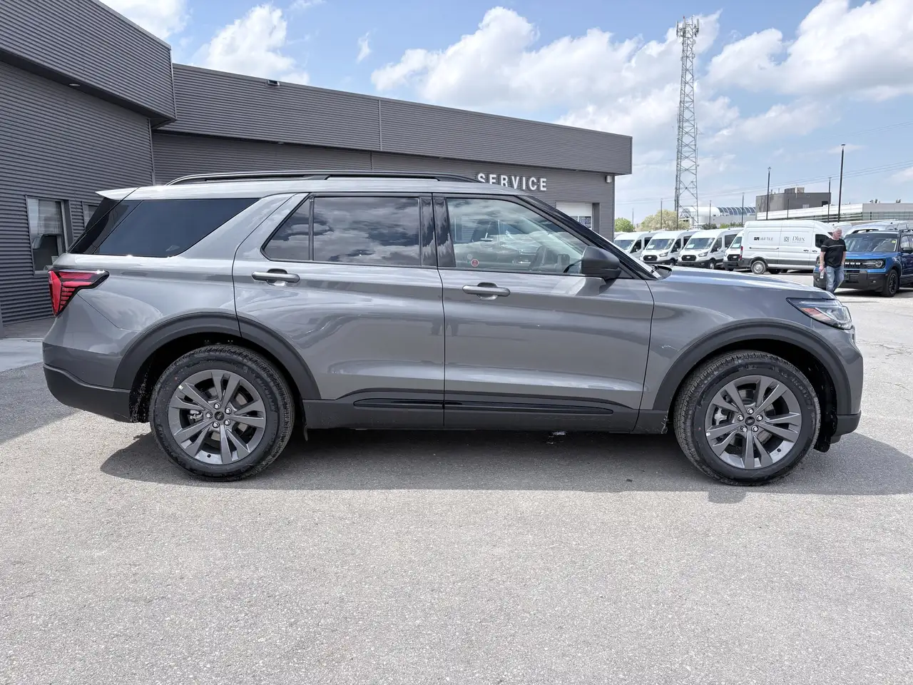 Ford Explorer снимка Ford Explorer