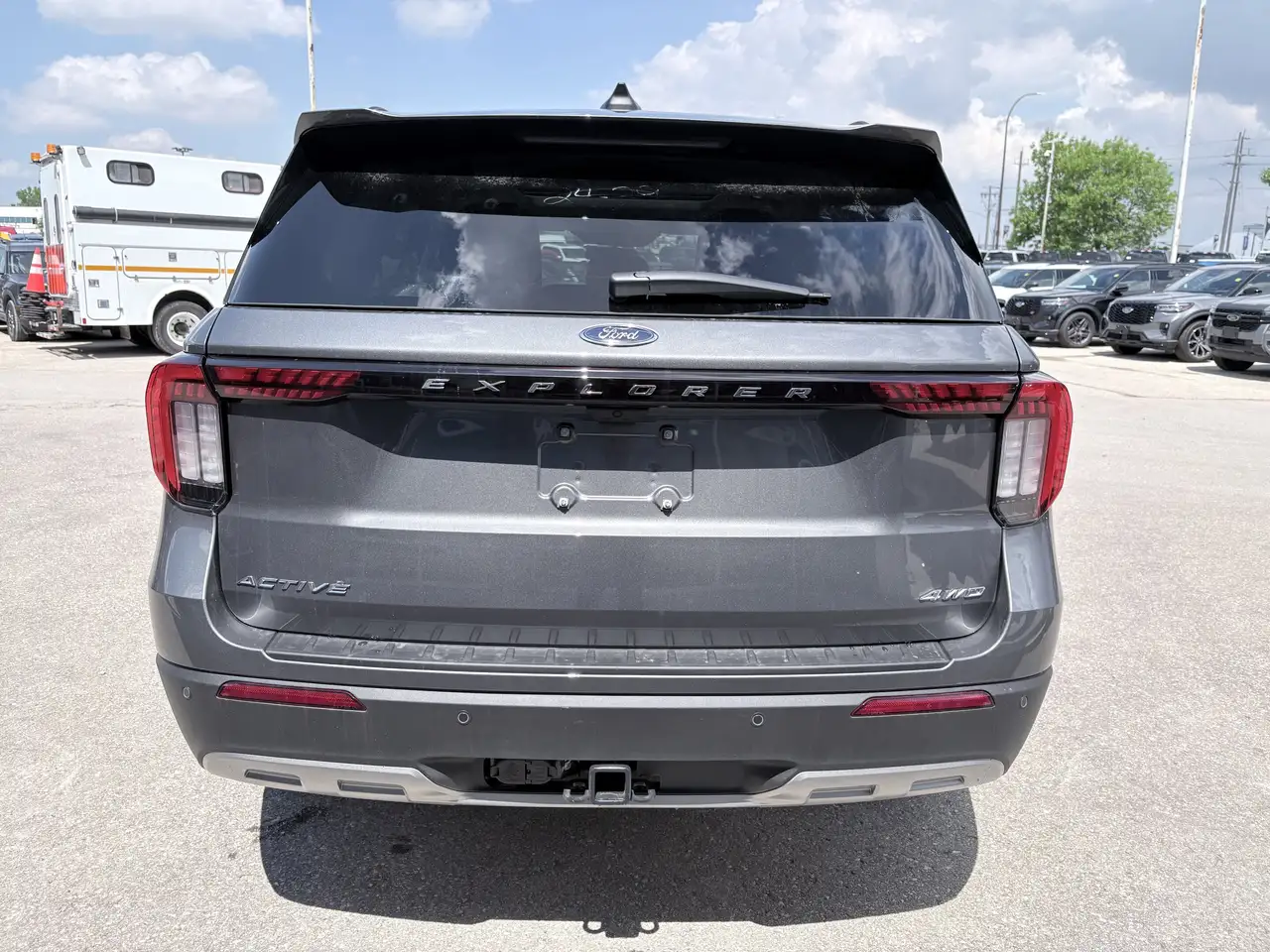 Ford Explorer снимка Ford Explorer
