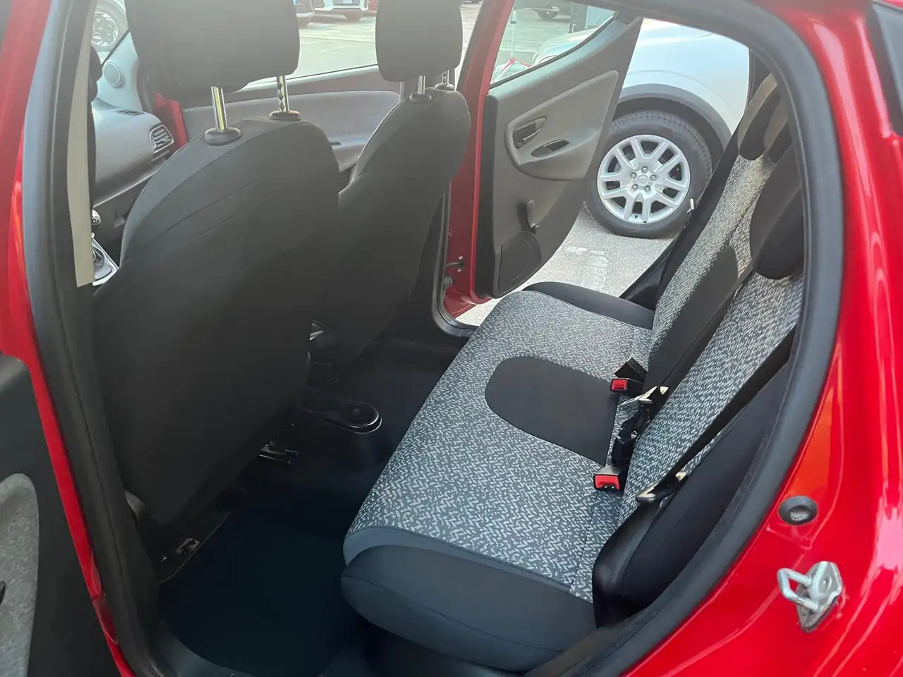 Lancia Ypsilon 2022 — фото 12
