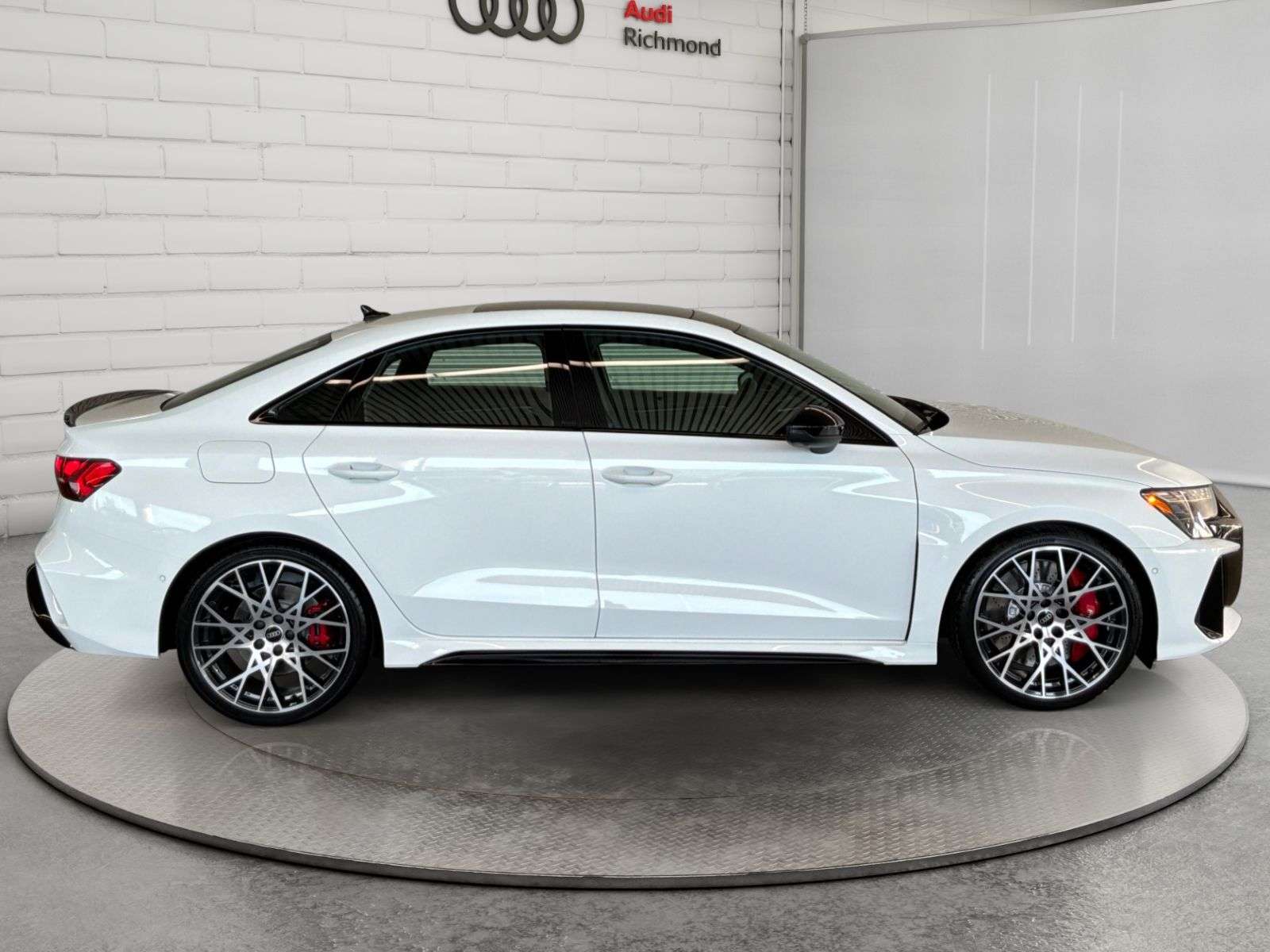 2026 Audi RS3 HEAD UP DISPLAY | RED BRAKE CALIPERS, PPD - e-tron — снимка 1