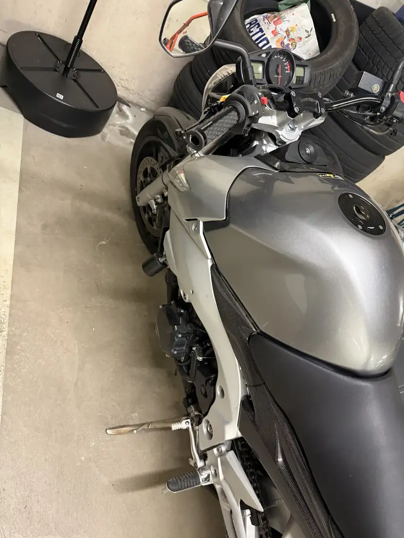 Suzuki GSR 600 - 2