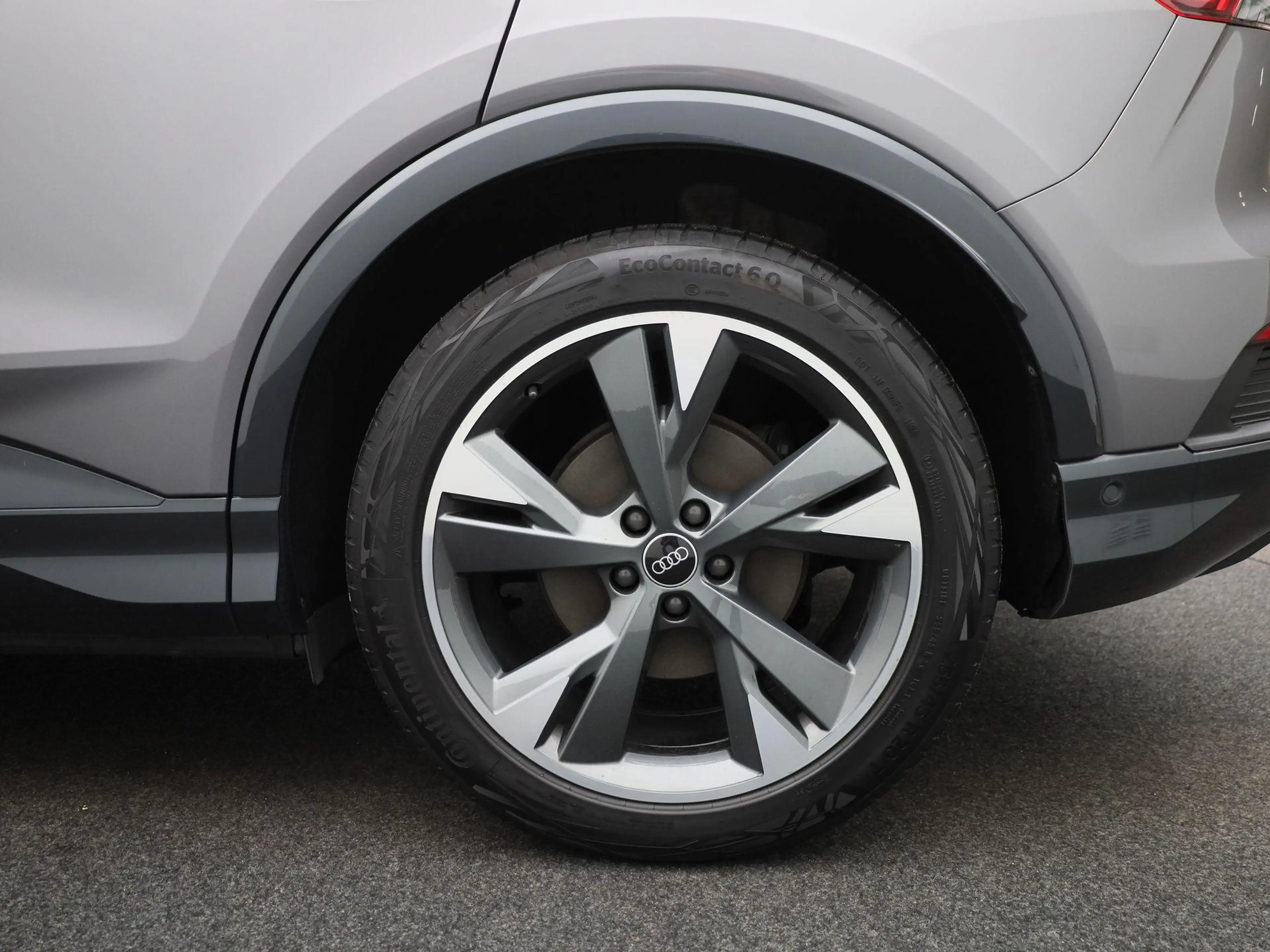 Audi Q4 e-tron 40 Launch edition Advanced Plus 77 kWh 204 PK — photo 7