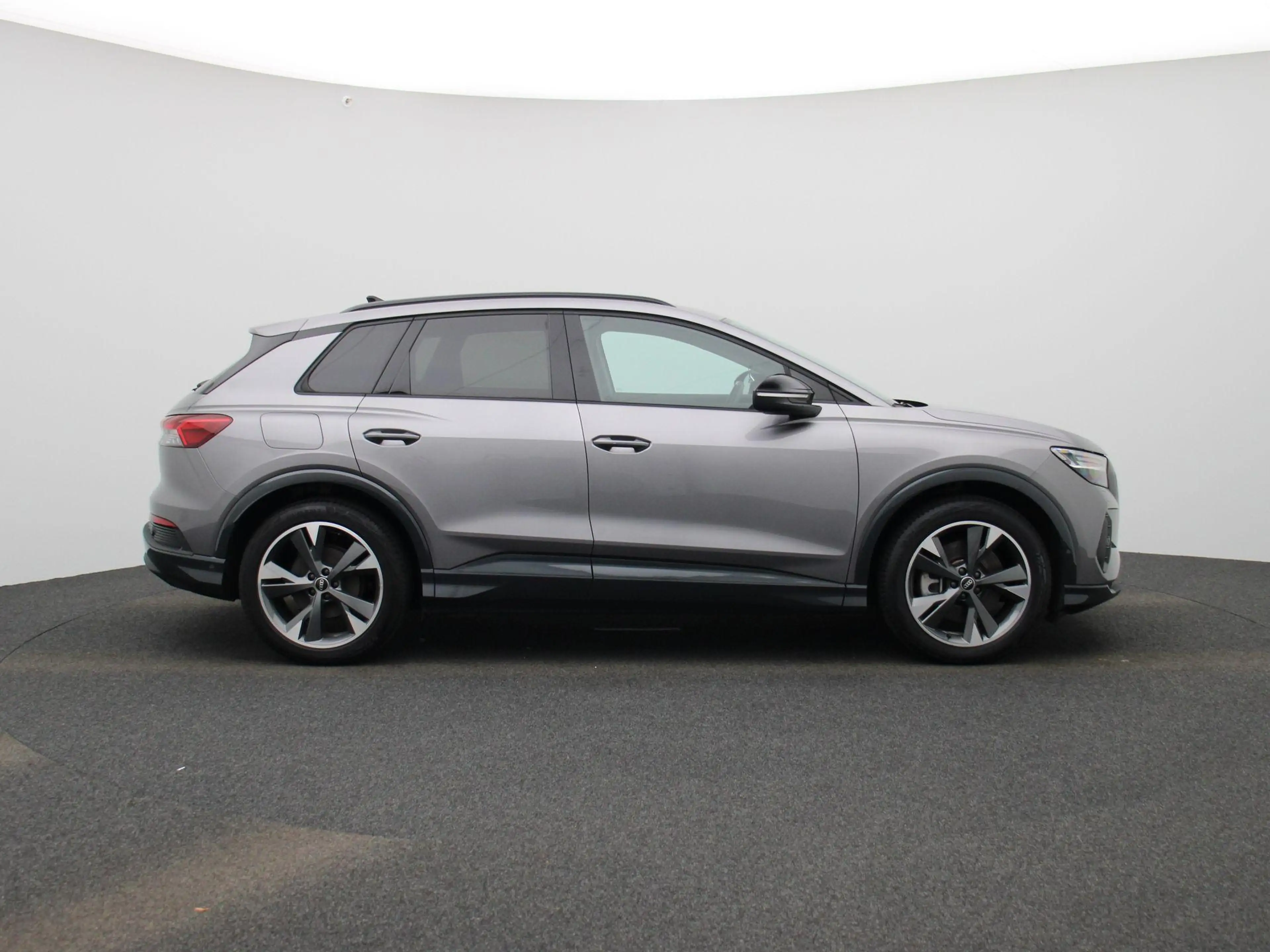 Audi Q4 e-tron 40 Launch edition Advanced Plus 77 kWh 204 PK — photo 6