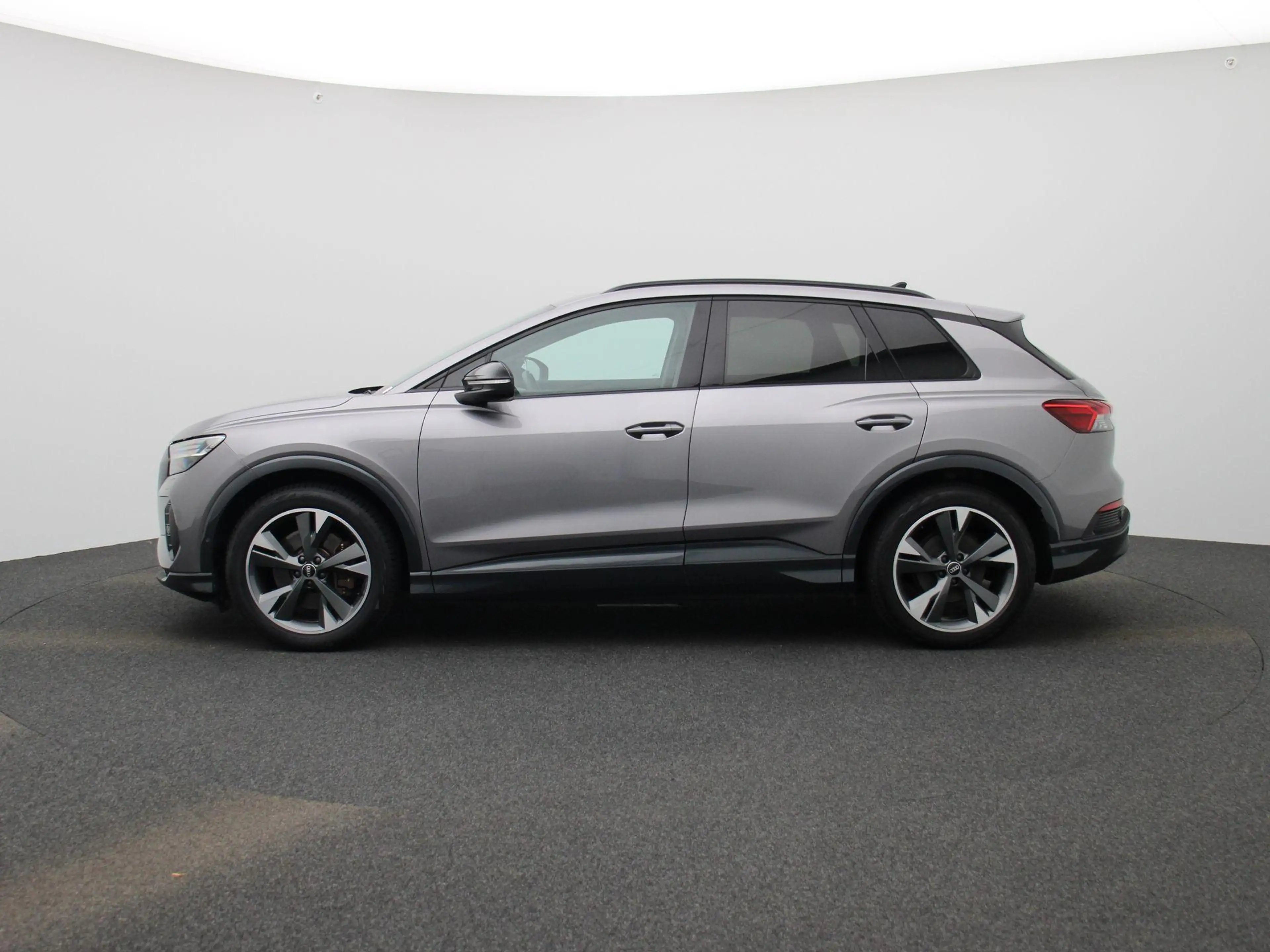 Audi Q4 e-tron 40 Launch edition Advanced Plus 77 kWh 204 PK — photo 4