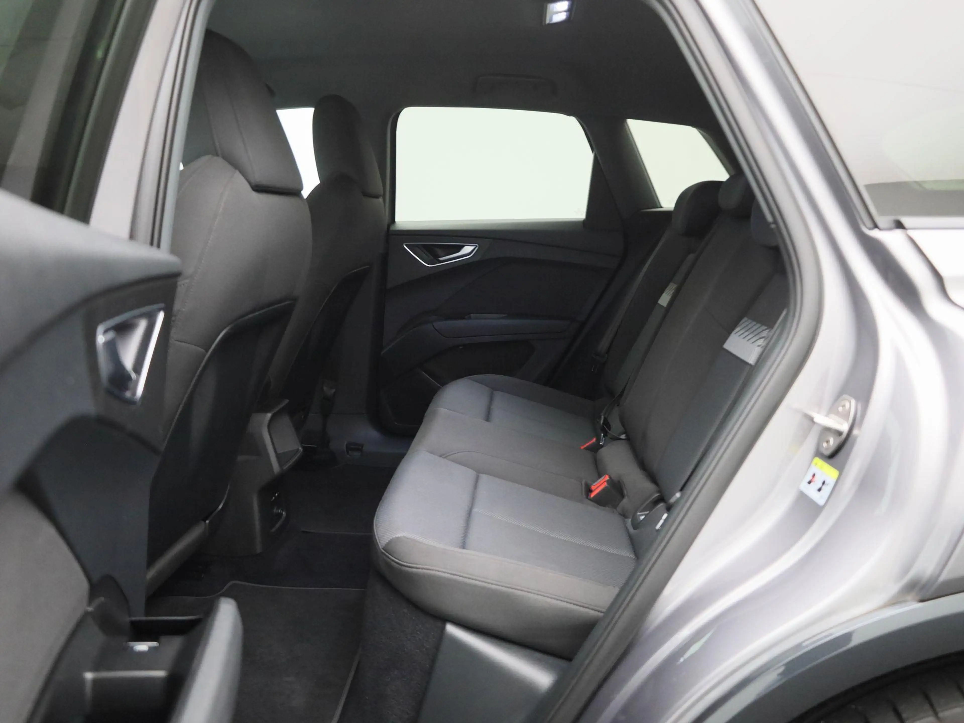 Audi Q4 e-tron 40 Launch edition Advanced Plus 77 kWh 204 PK — photo 14